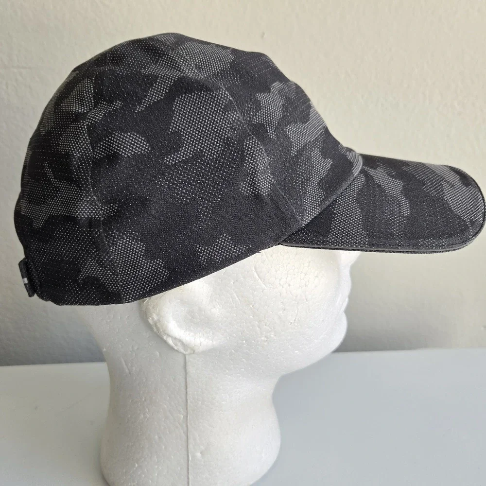 Lululemon Hat Cap Strapback Black‎ Gray Camo Fast free Run Reflective Mens